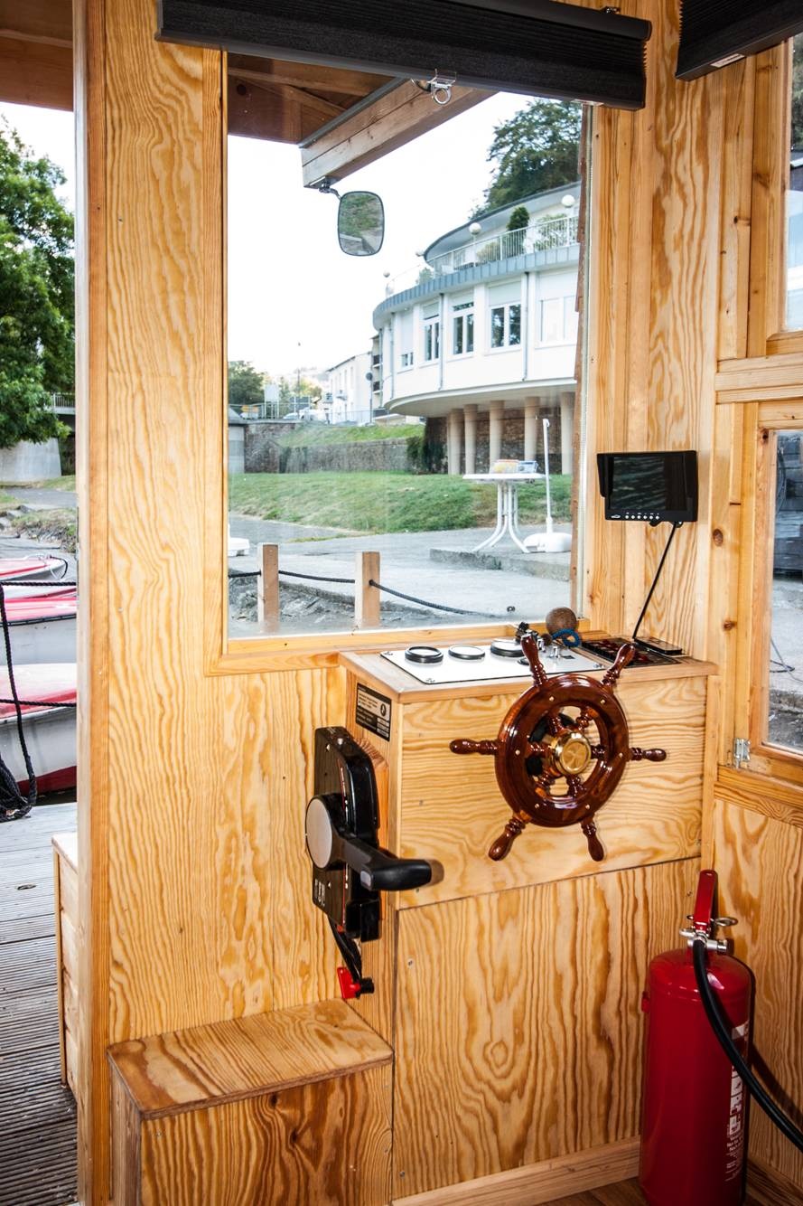 Hausboot Huckleberry Inn Steuerstand Hausboot Huckleberry Inn Steuerstand